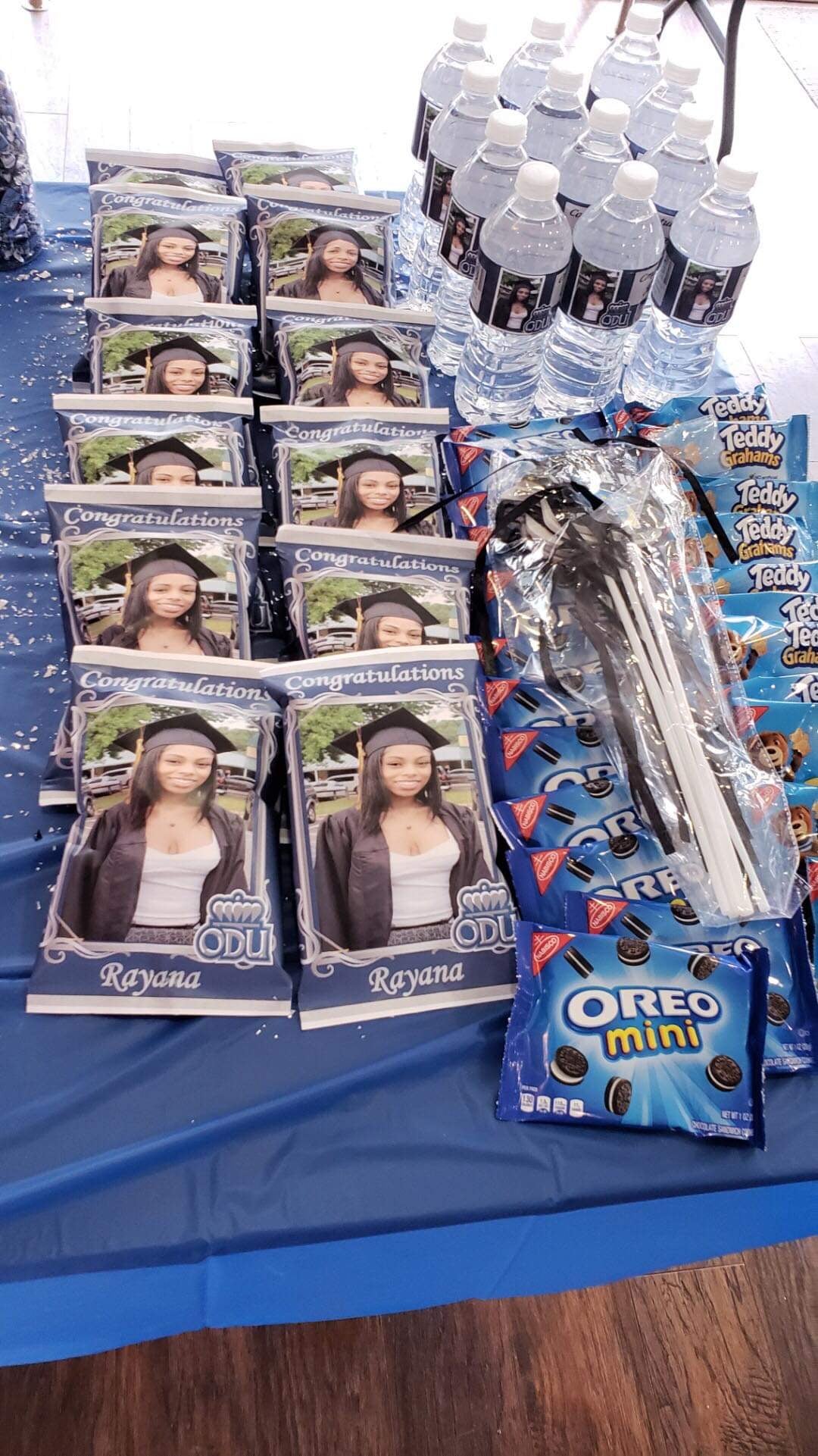 GRADUATION PARTY FAVORS